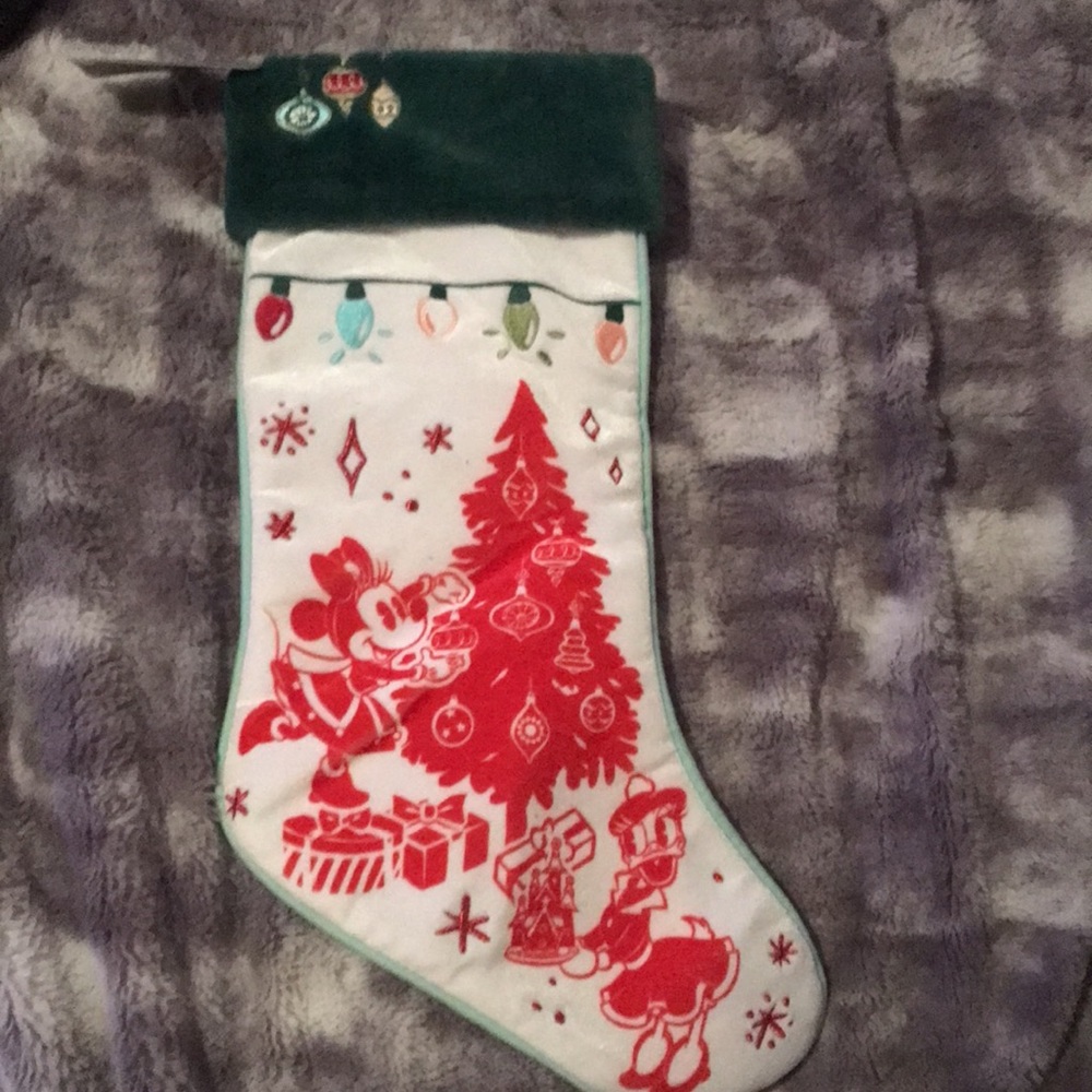 DISNEY STORE MINNIE MOUSE & FRIENDS HOLIDAY CHRISTMAS STOCKING NWT
